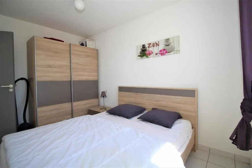VOILLIERS- T2 avec parking à 700m de la plage