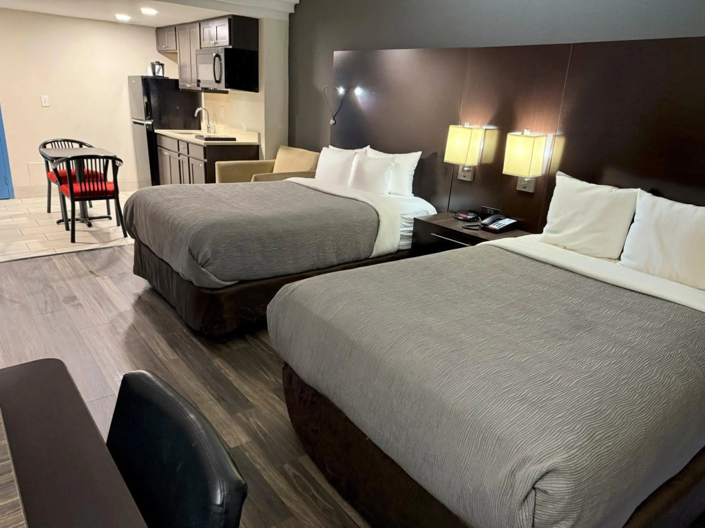 Quality Inn and Suites Livonia