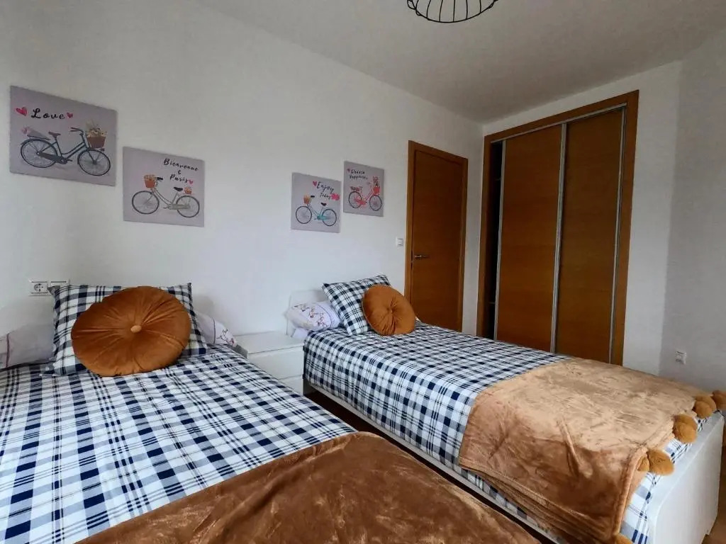 Apartamento con balcón y vistas al mar II