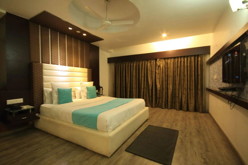 hotel kadamb inn