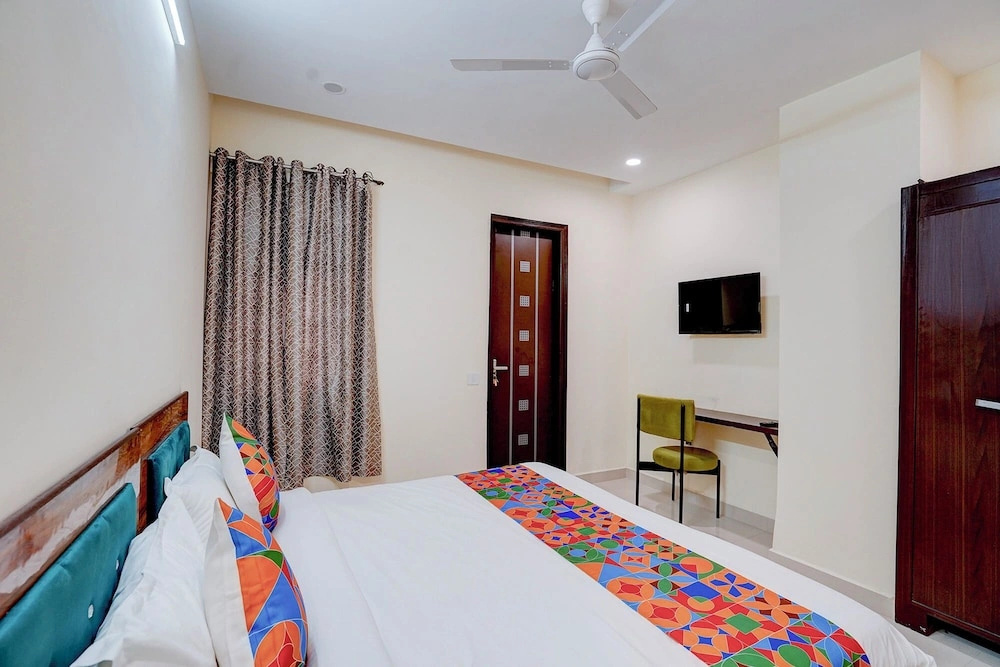 FabHotel Cozy Stay