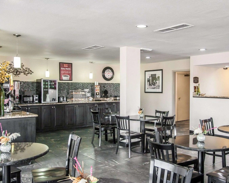 Econo Lodge Inn & Suites Jackson Northwest