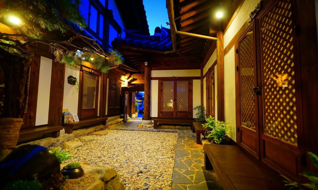 Hanok Gotaek Goeul