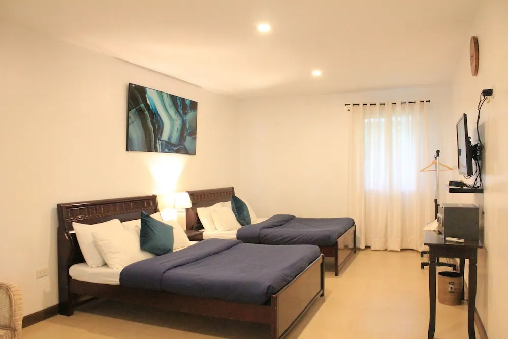 Laiya White Cove Beach Resort