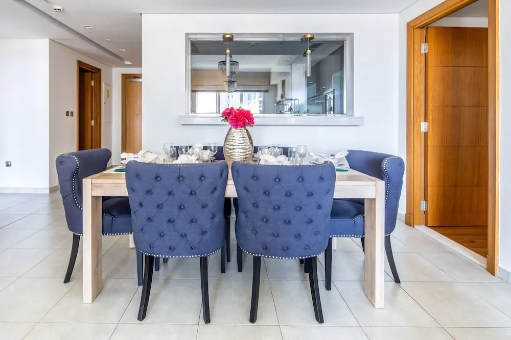 Refined 2BR Luxury Apartment at Palm Jumeirah