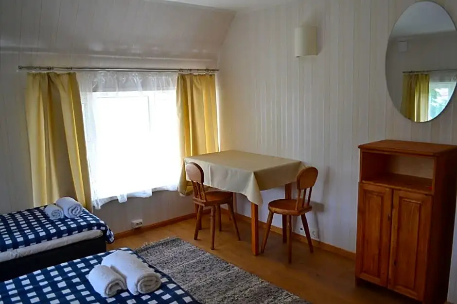Kraavi Guest Hostel