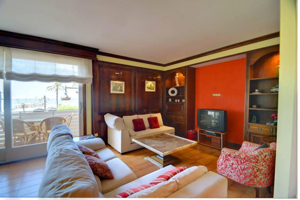 Sea Front Apartment