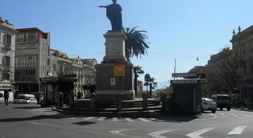 Piazza Yenne Retrò