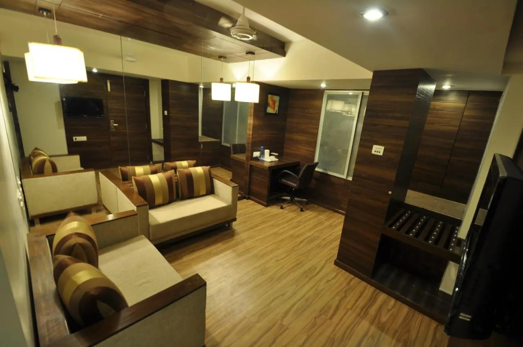Le Grande Residency
