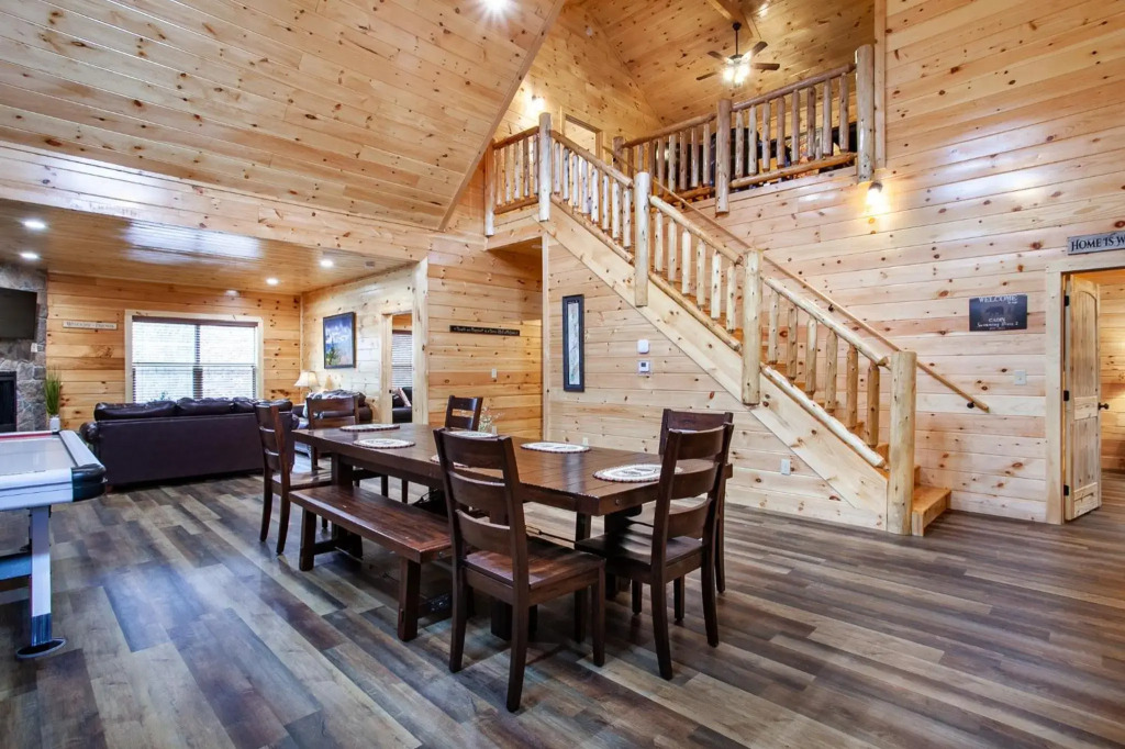 Swimming Bears Lodge 2 with Pool, Hot Tub and Theater