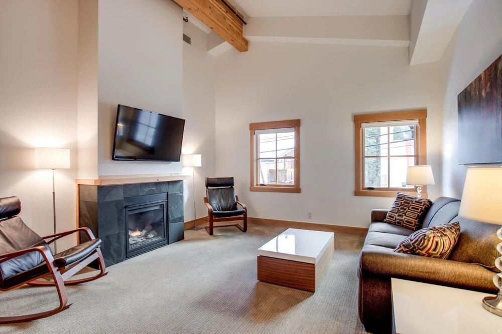 Front Street Suites