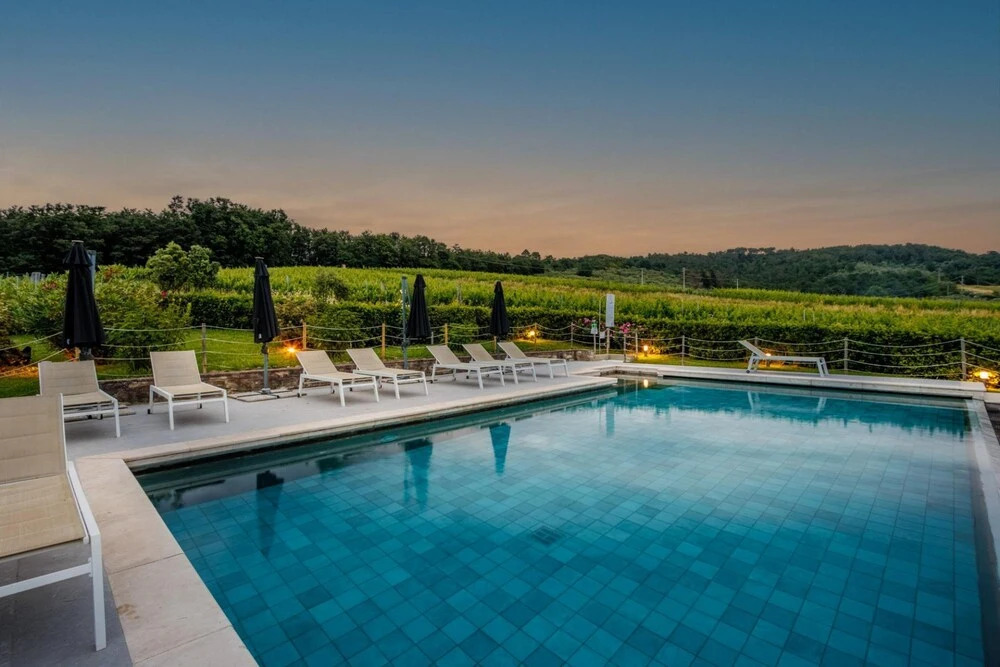 Donato Farmhouse Apartment With Pool