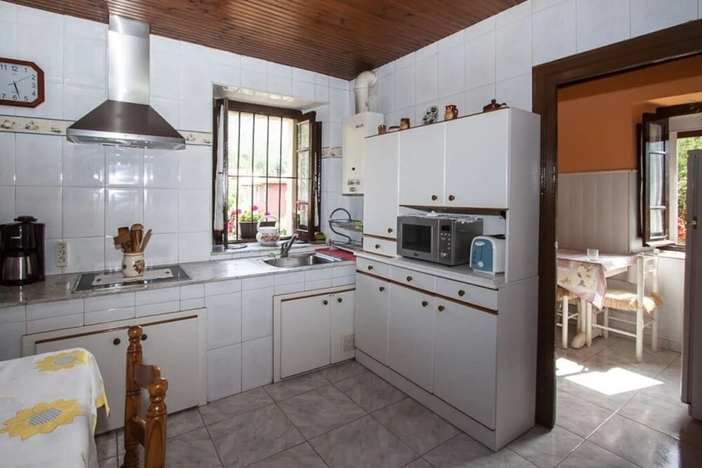Casa del Cuetu. Traditional village house in Asturias