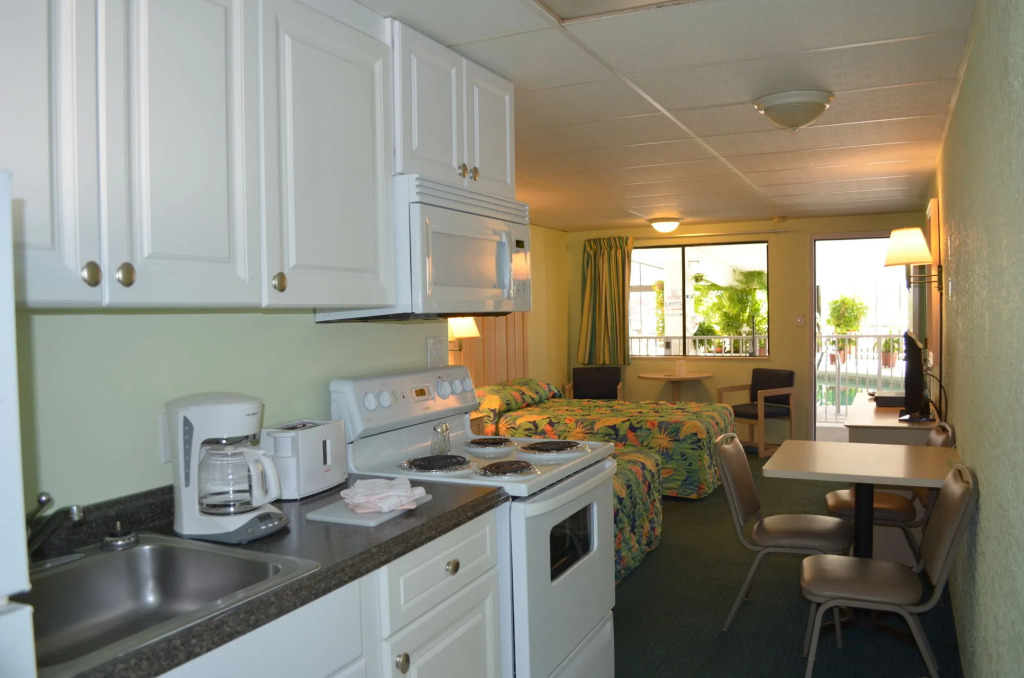 Palmetto Beachfront Hotel, a By The Sea Resort