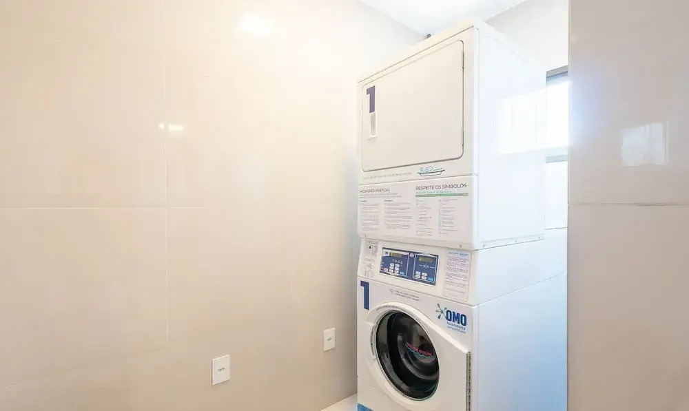 Studio Moderno em cond. c/ piscina HFO0208