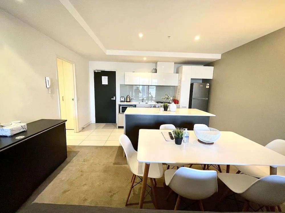 ReadySet Apartments on Spencer West