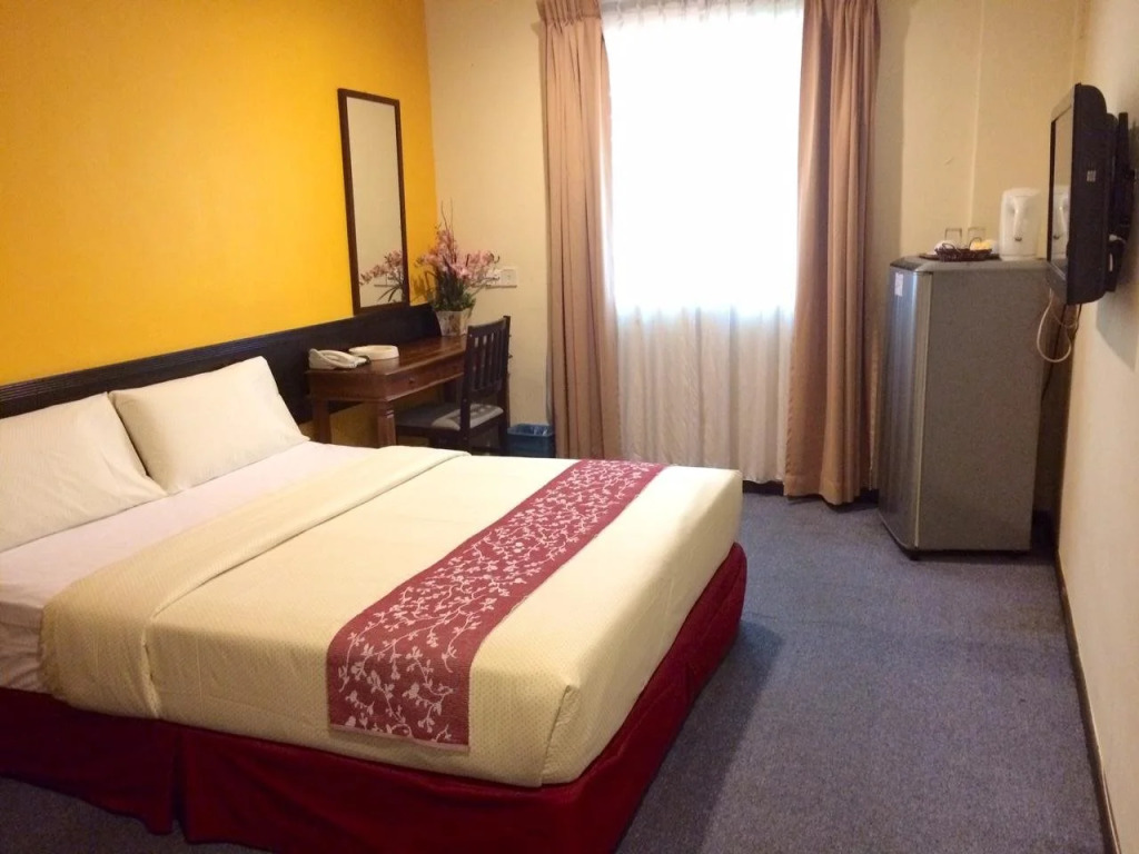 GRAND FAR EAST HOTEL SDN BHD