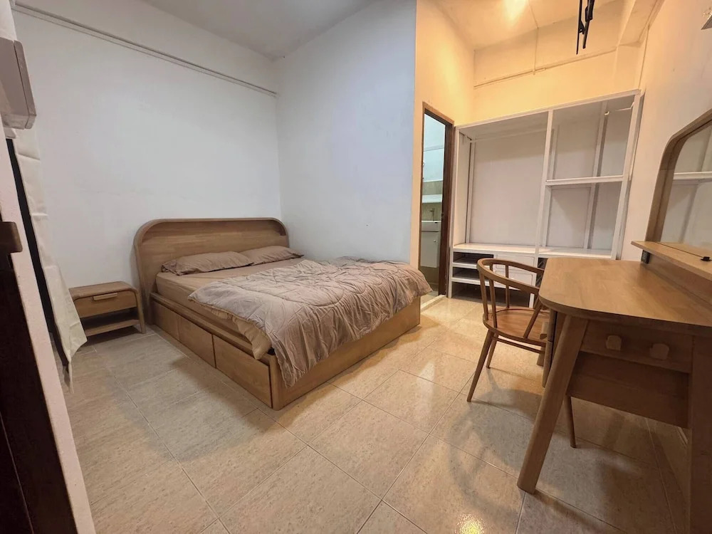 D6 Apartment at the Pier 4 of 6