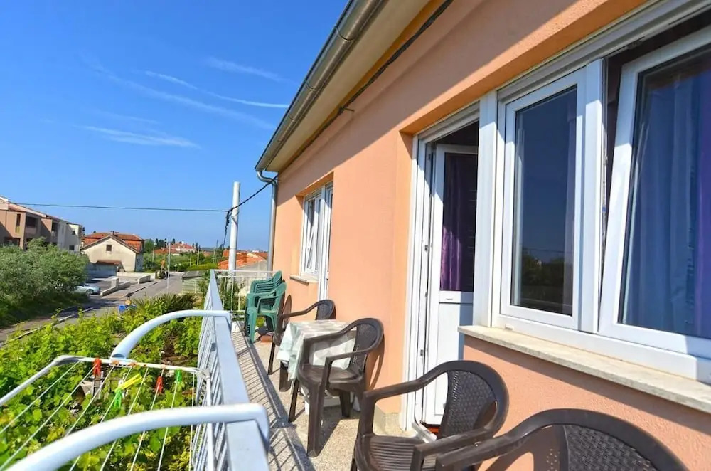 Spacious Flat With Pool Just 300m From the Beach