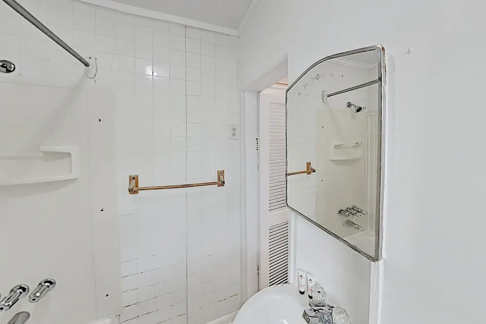 Ahh Folly Studio: Upstairs Studio OceanView Duplex