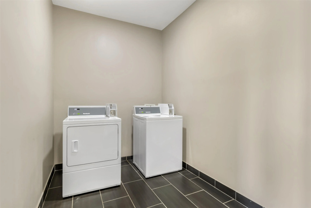 Best Western Commerce Inn
