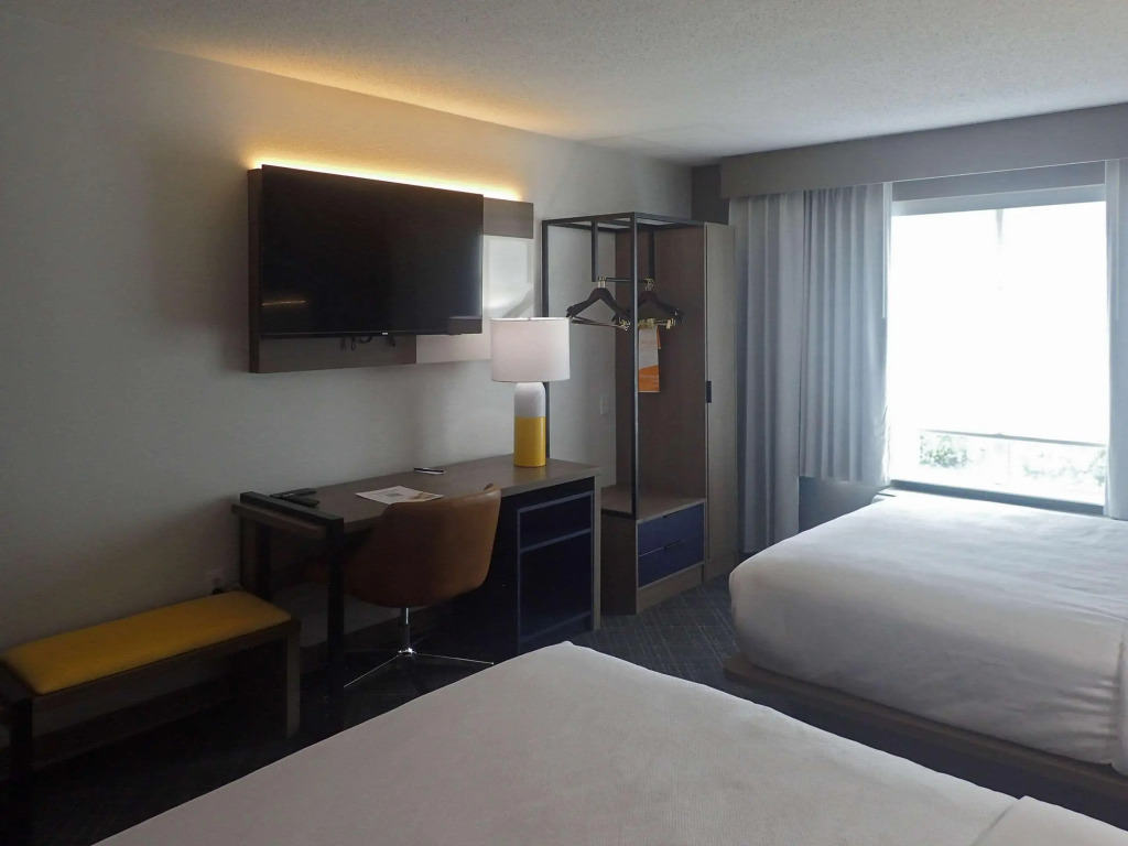 Comfort Inn & Suites Hampton near Coliseum