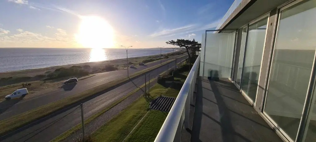 Apartamento frente al mar primera linea de la mansa Pda 26 punta del este penthouse