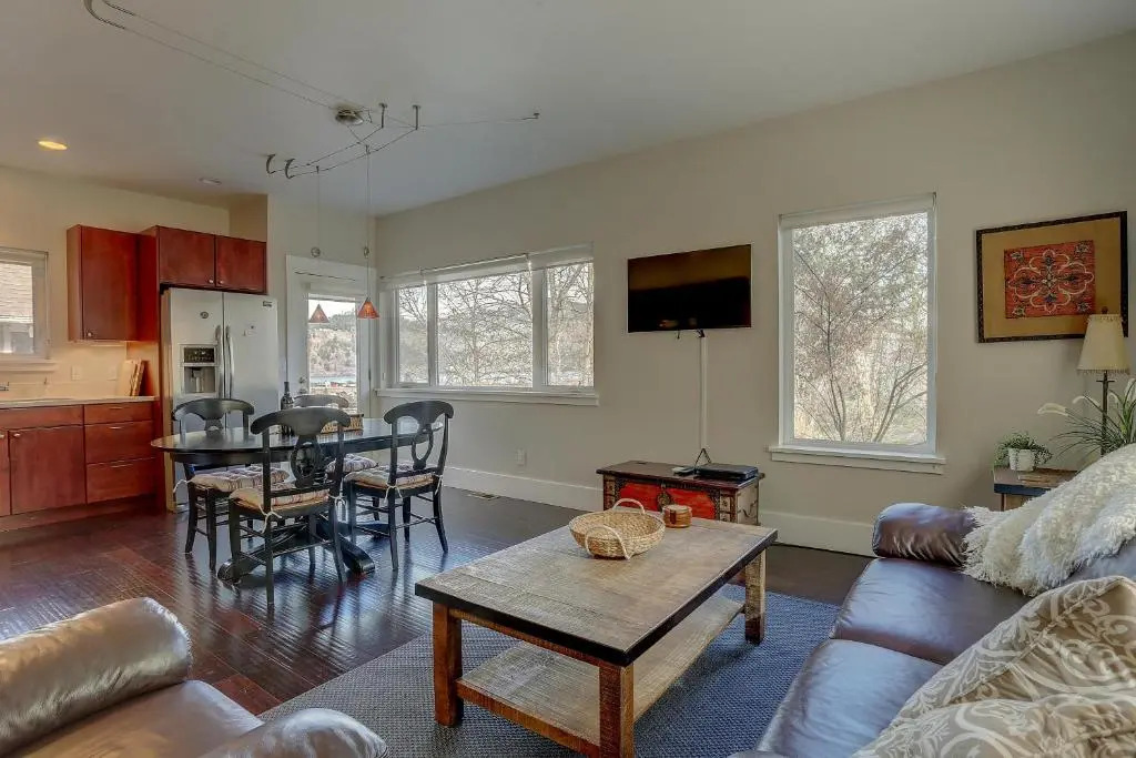 Surfsup! 30 Day Minimum 3 Bedrooms 2 Bathrooms Home