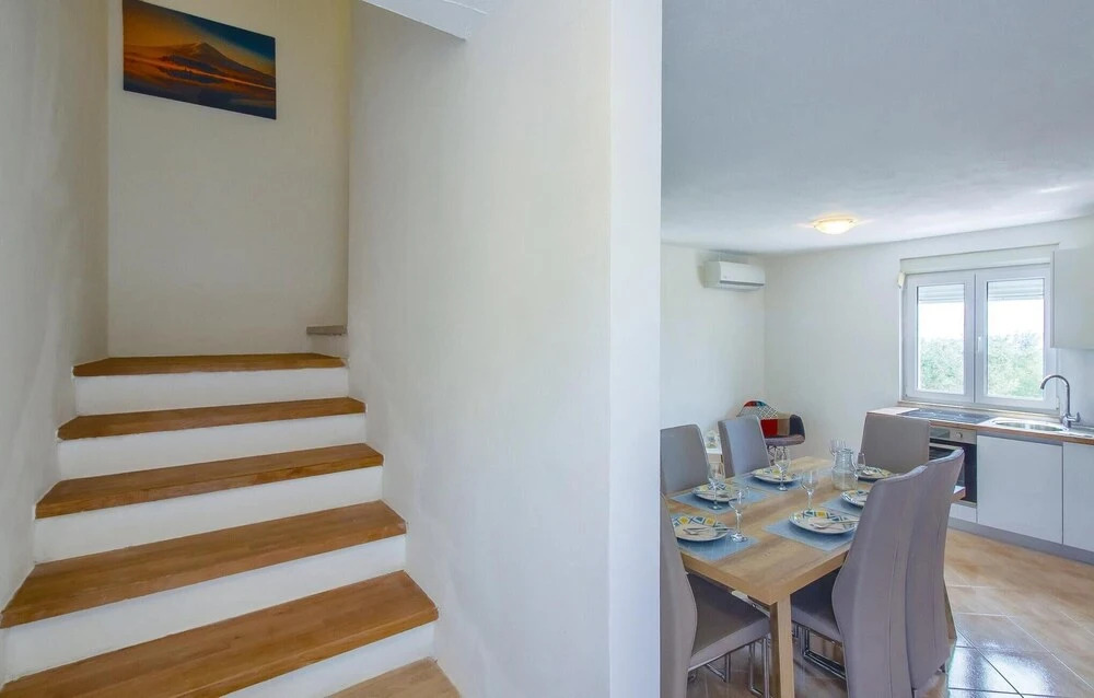 Awesome Home In Sutivan