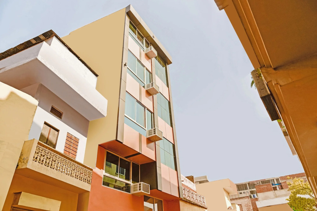 OYO 28054 Hotel Suraj Villa