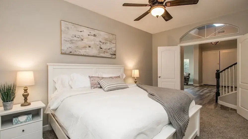 Massive 5 Bdrm Getaway W/pool, Hot Tub, Game Room!