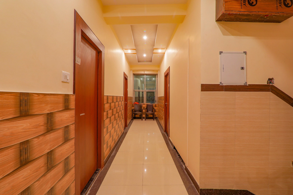 FabHotel Shree Galaxy