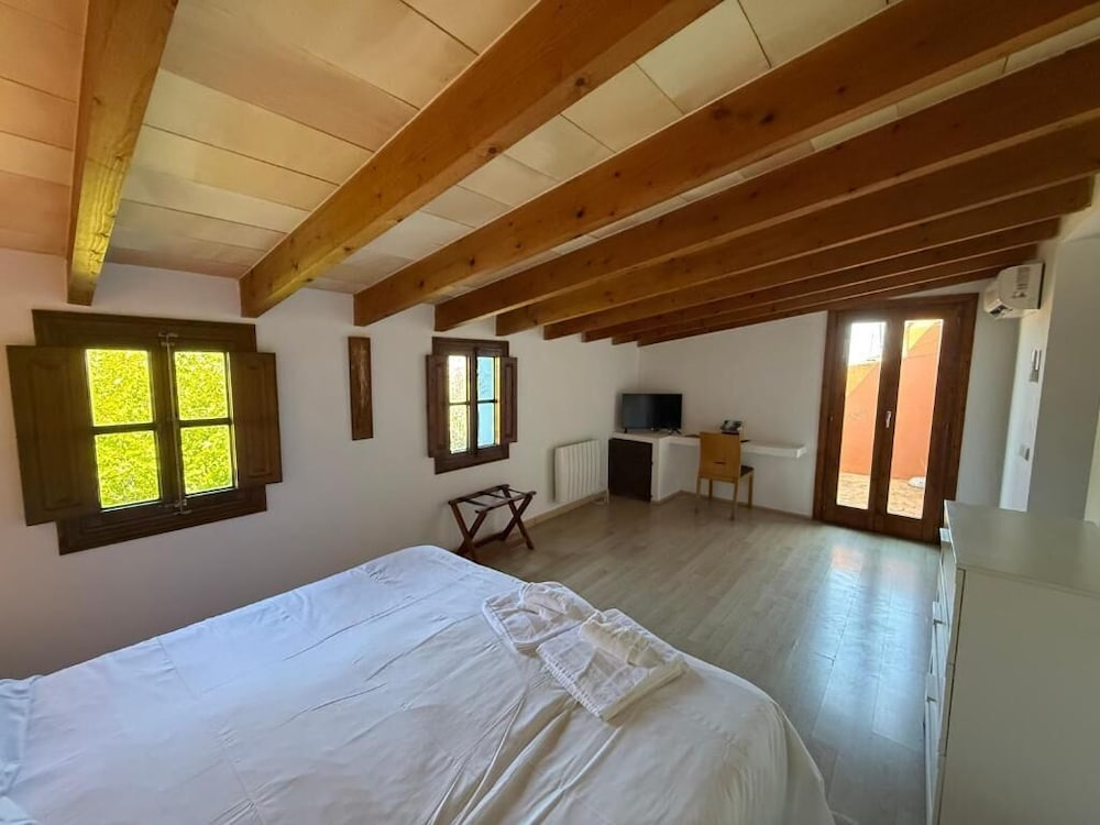 Hotel Moscari by CheelHotels