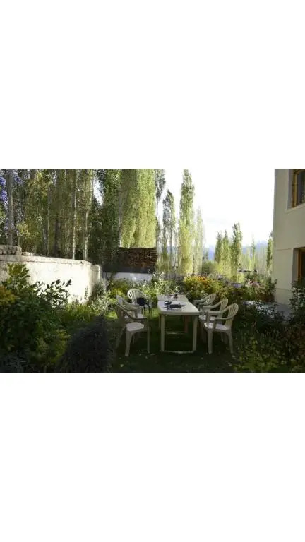 Yarol Guest House