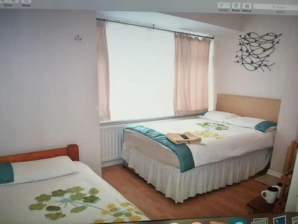 Tiny Single shared bathroom Room ssbyr