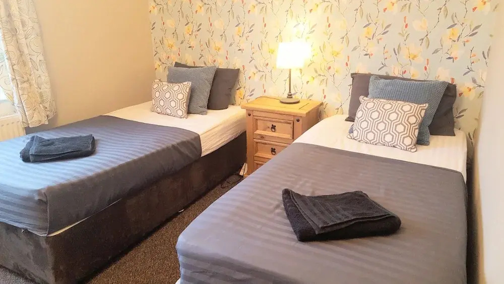 Dragon - Queen Vic House 2 Bedroom Home