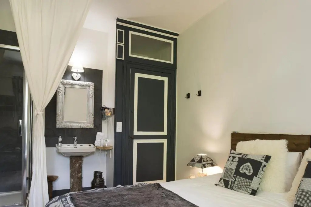 Baccara Lodge