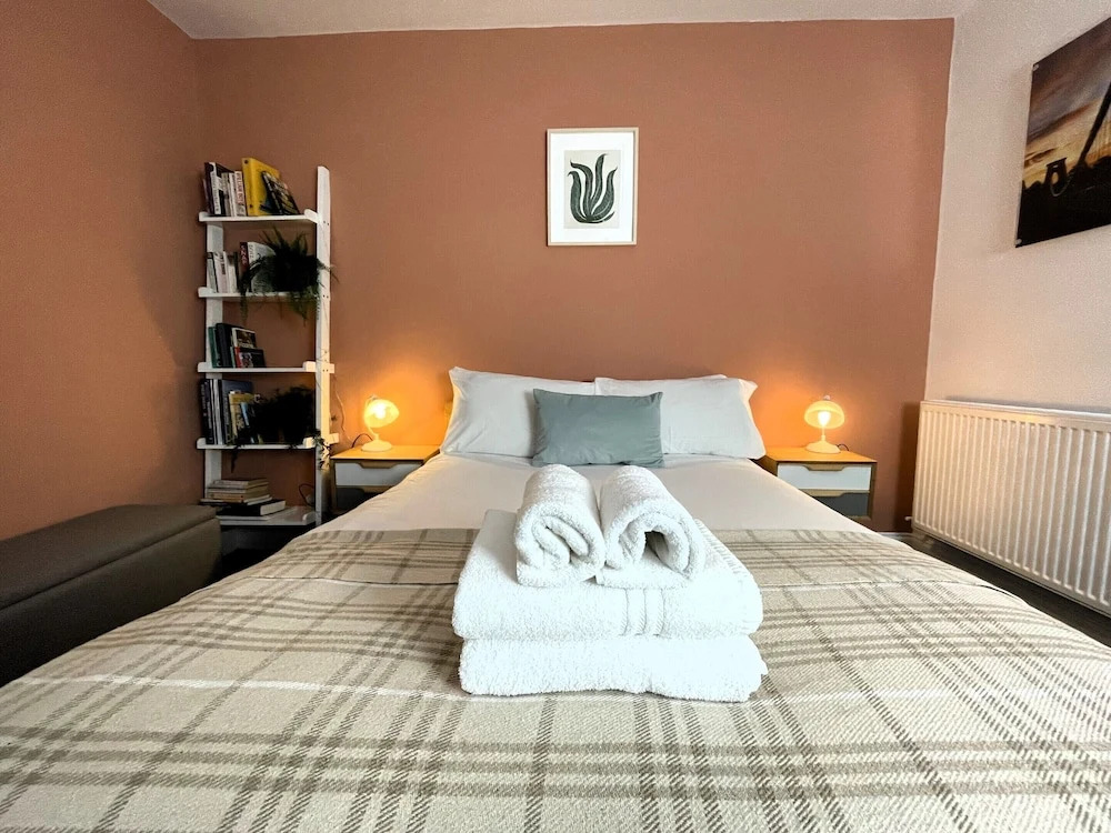 Contemporary Garden Flat in Clifton