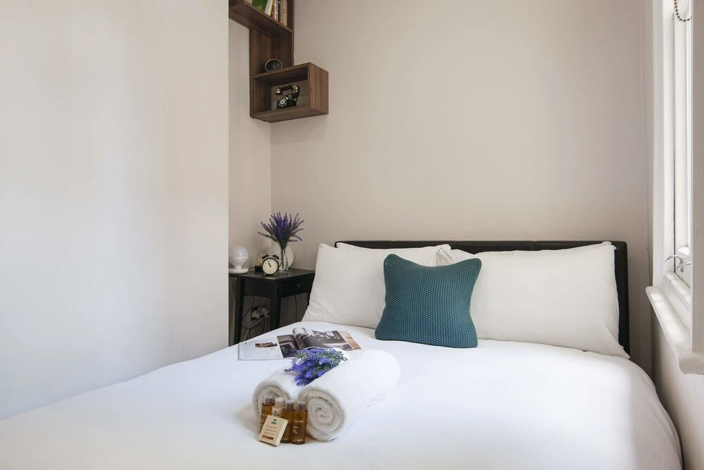 The Eardley Crescent Apartment - BAJ