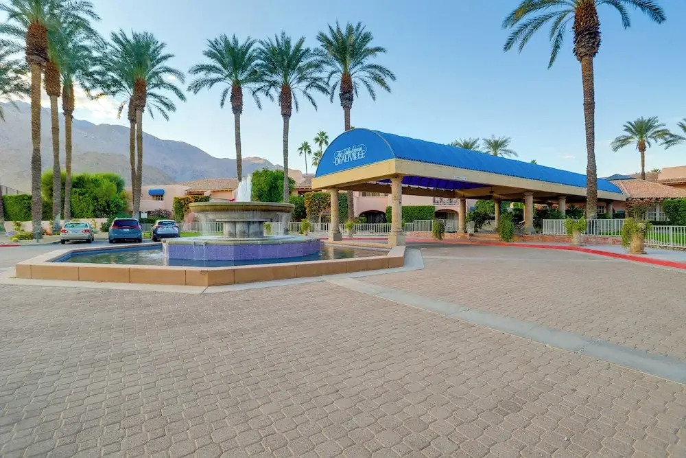Resort Amenities: Updated Palm Springs Villa