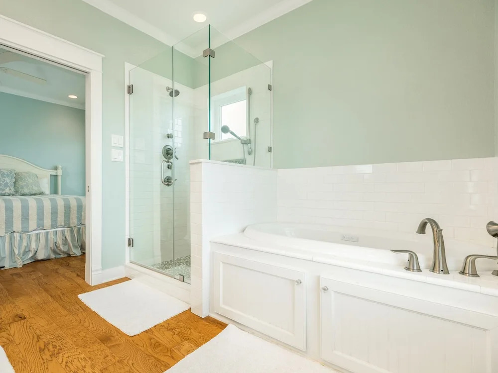 3588 Mackerel Way Home 6 Bedrooms Bathroom Home
