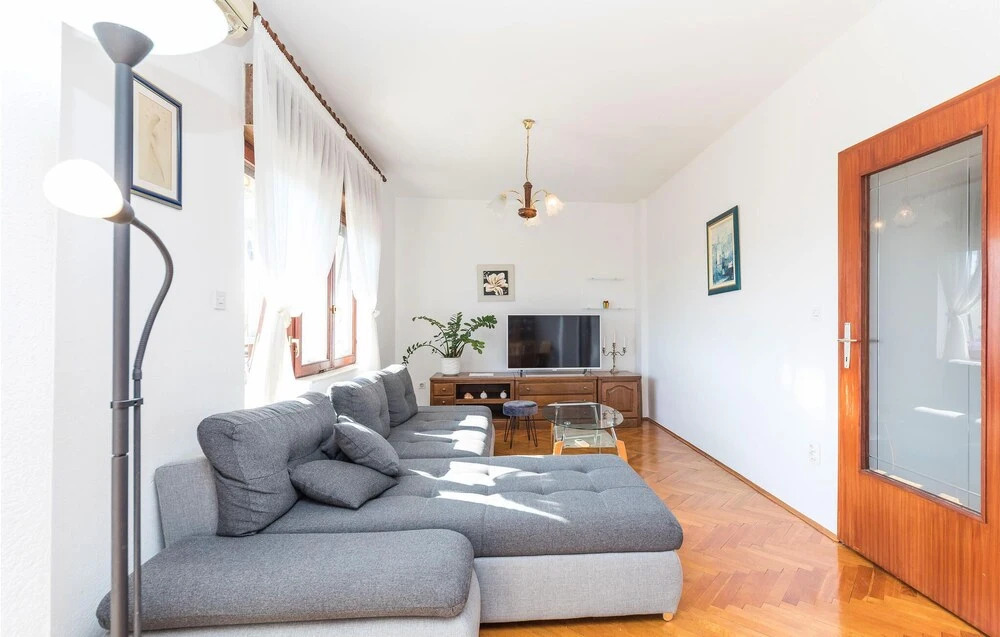 Amazing Apartment in Trogir With 2 Bedrooms and Wifi