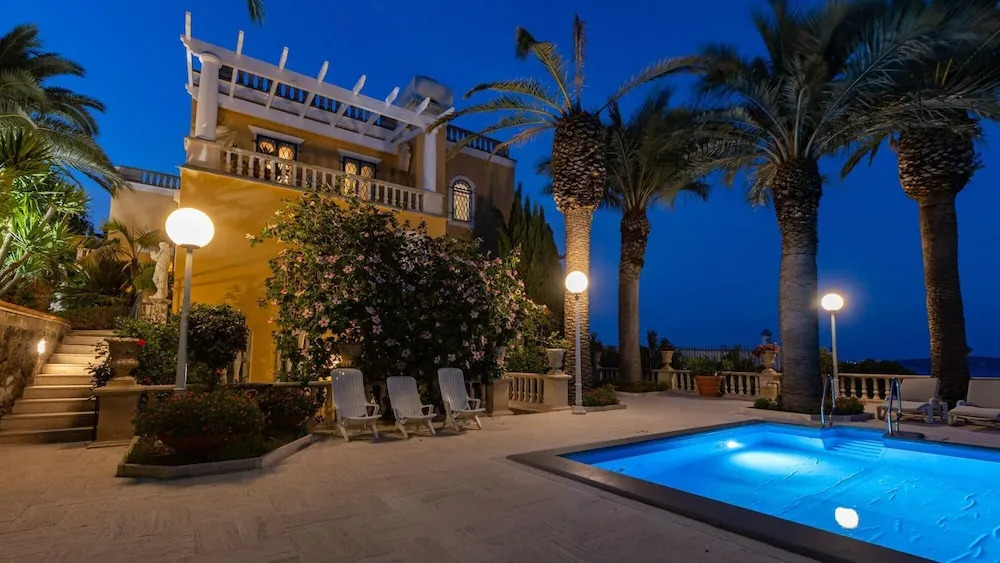 VILLA CARINA 12, Emma Villas