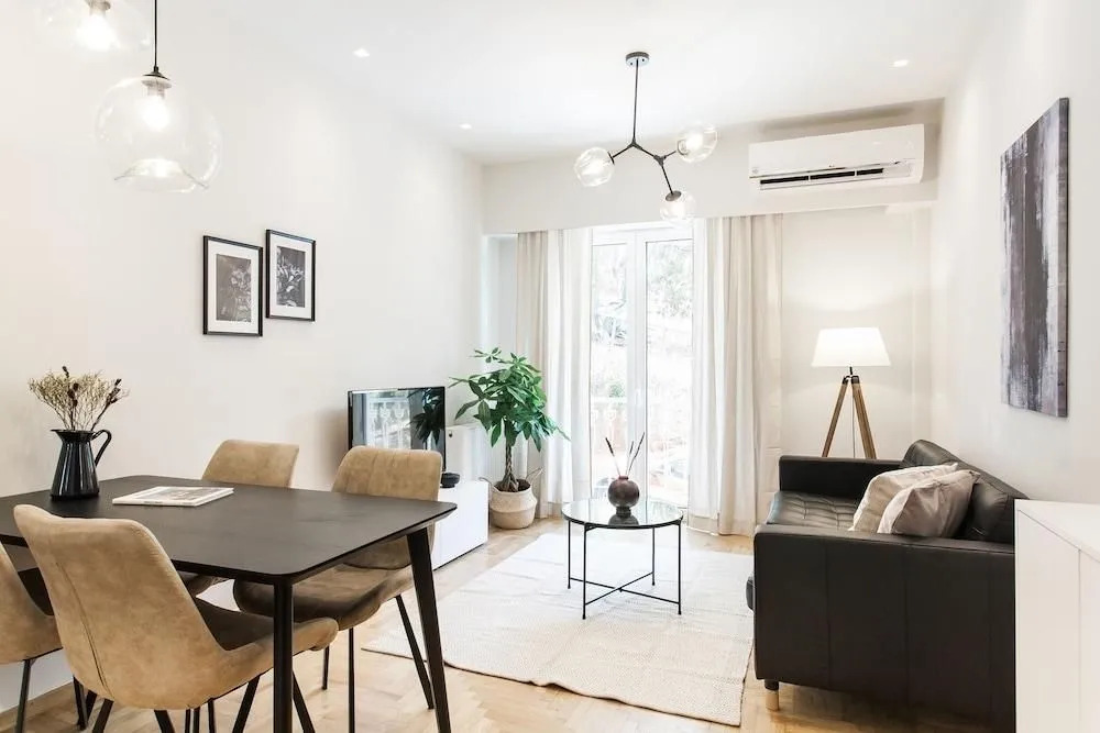 UPSTREET Peaceful 2BD Apartment in Kolonaki