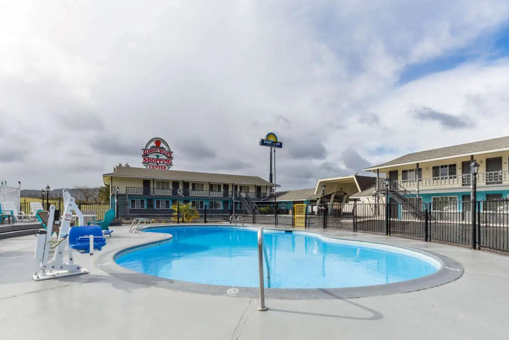 Rosewood Inn & Suites