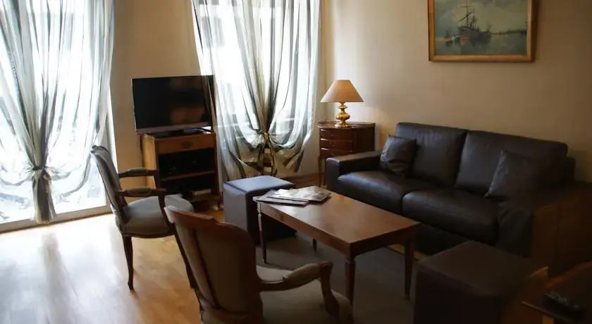 C.J.1 Brussels Apartments