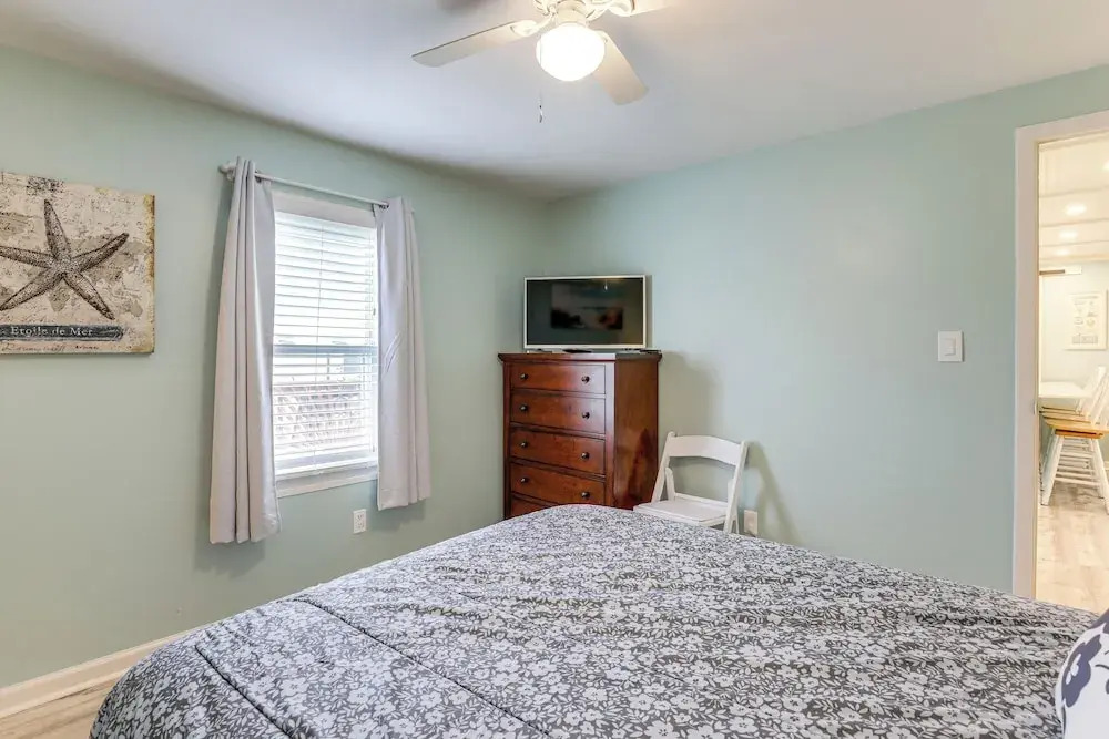 Walk to Shore! Surfside Beach Gem w/ Game Courts