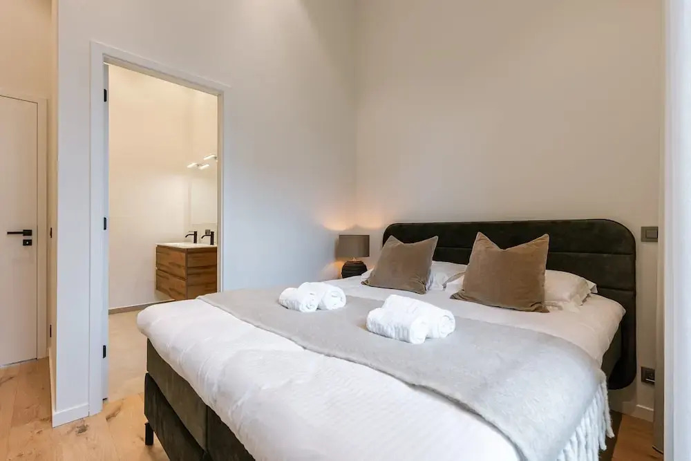 Serene Dikefront Apartment With en Suite Bedrooms and Stunning Views