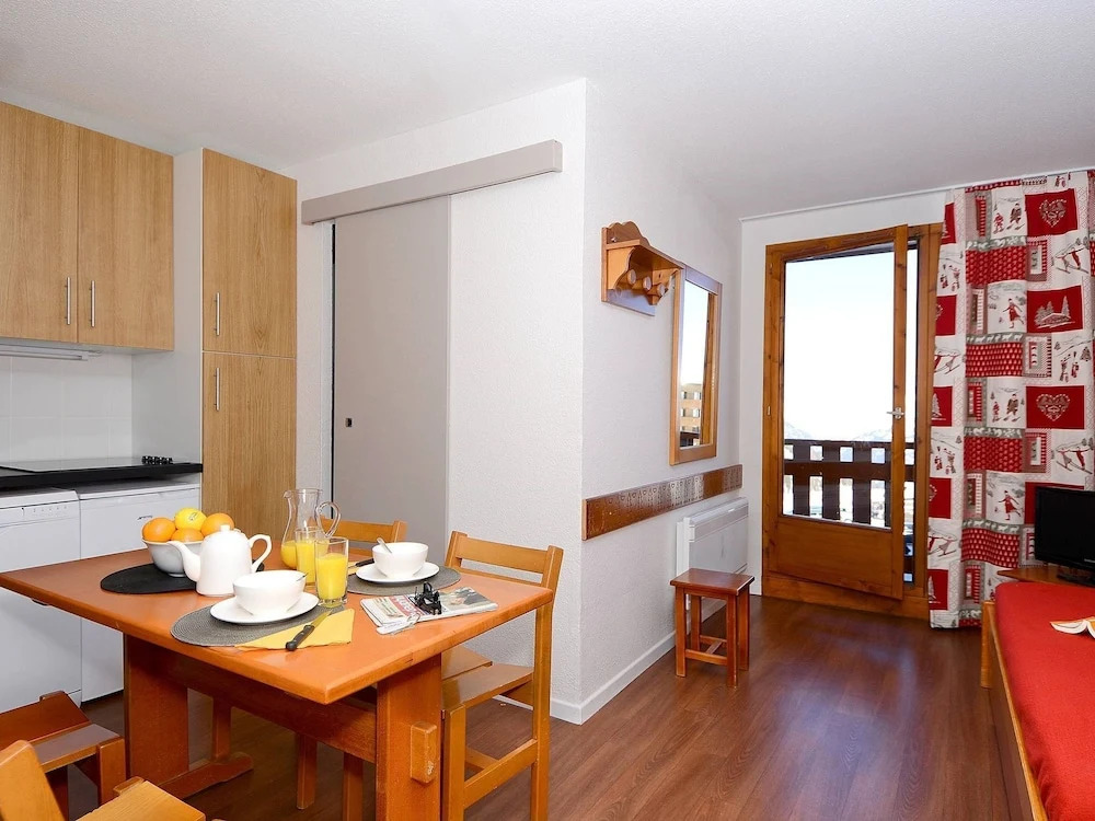 Well-kept Apartment Right on the Slopes of Plagne Soleil