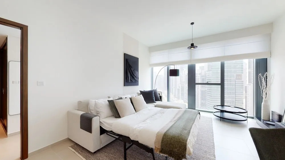 Stylish 23rd Floor Apartment at BLVD
